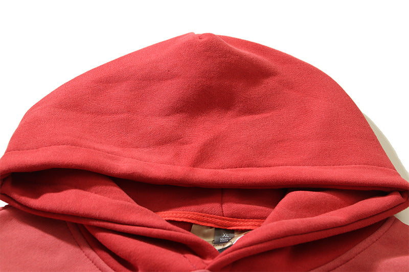 Maglione con cappuccio rosso fiamma con stampa argilla vintage