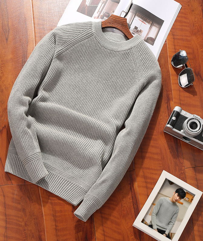 Men's crew-neck sweatshirt