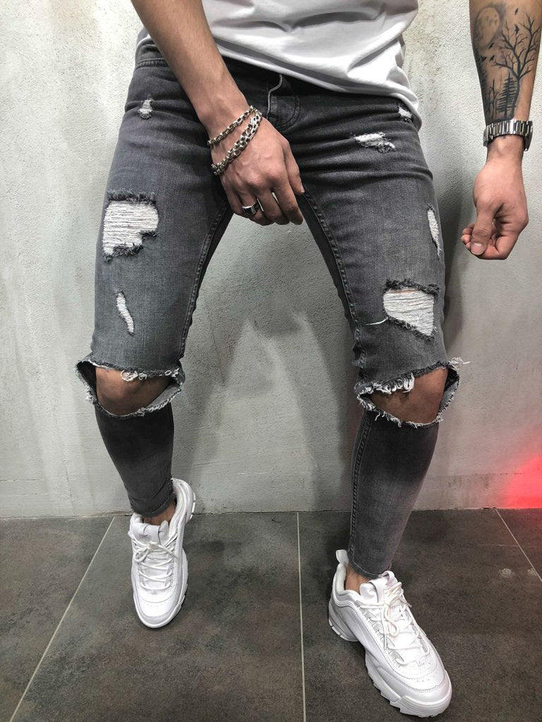 Men's hole jeans