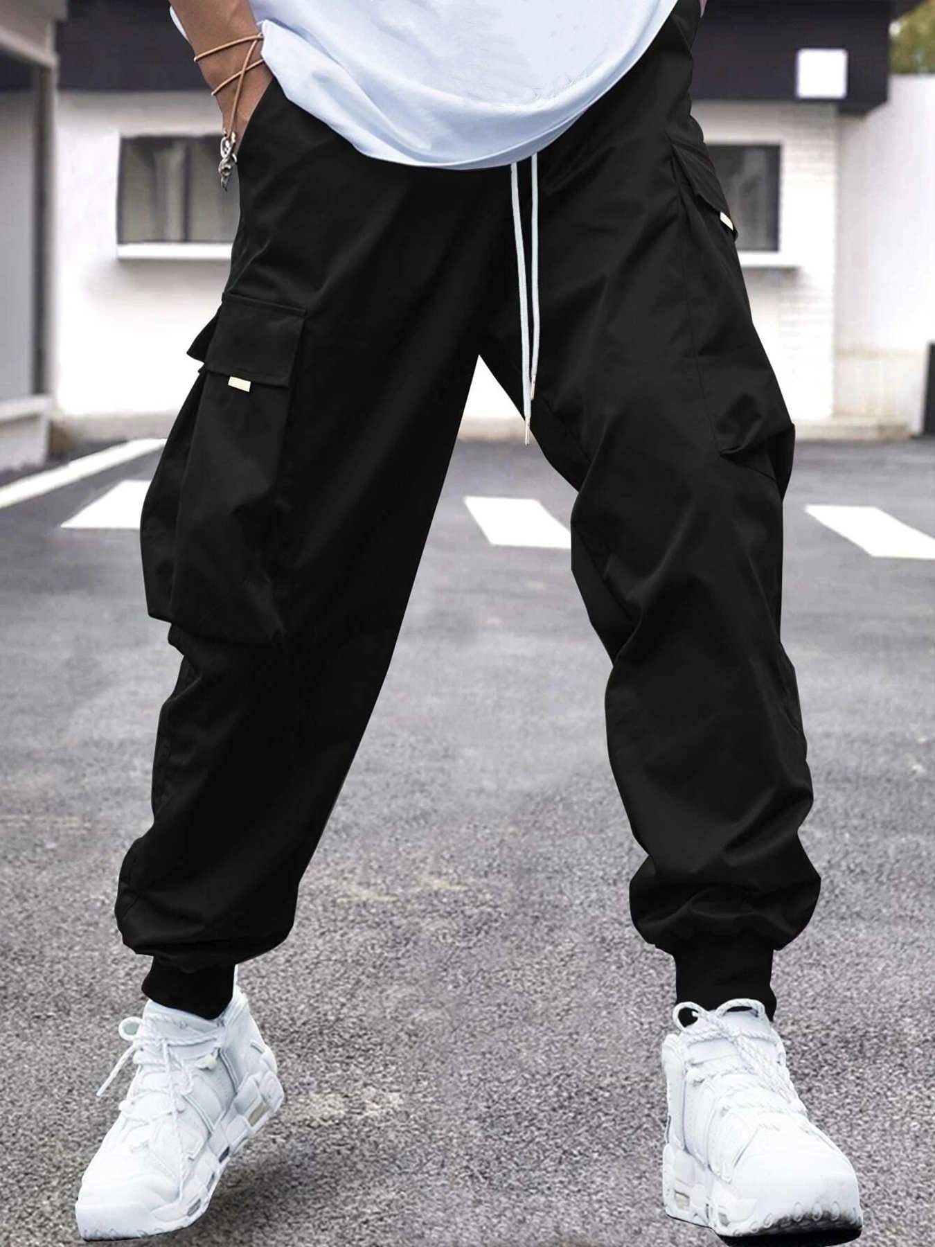 Men Flap Pocket Side Drawstring Waist Cargo Pants