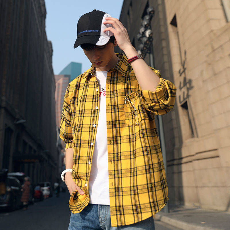 Loose men's plaid shirt