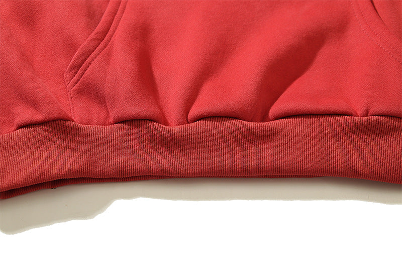 Maglione con cappuccio rosso fiamma con stampa argilla vintage