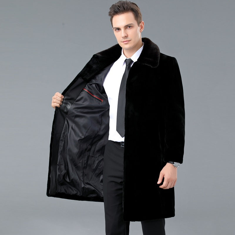 Abrigo largo de armiño de cuero para hombre de mediana edad