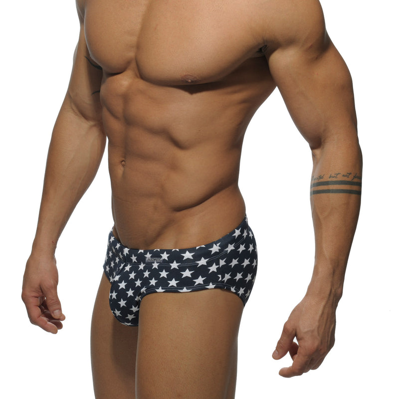Fashionable And Comfortable Swimming Trunks
