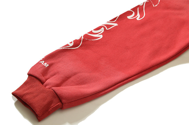 Maglione con cappuccio rosso fiamma con stampa argilla vintage