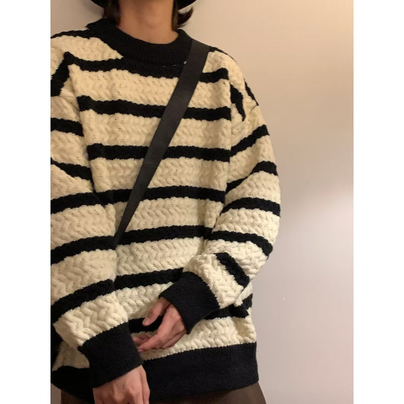 Round Neck stripe Sweater for men