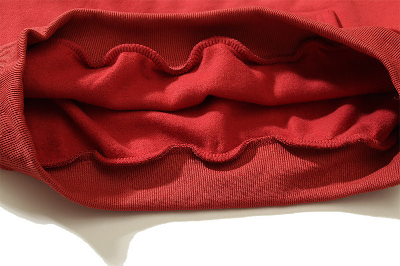 Maglione con cappuccio rosso fiamma con stampa argilla vintage