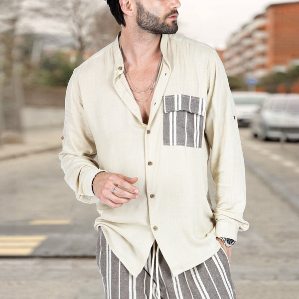 Camisa casual con solapa y costuras de color en contraste para hombre