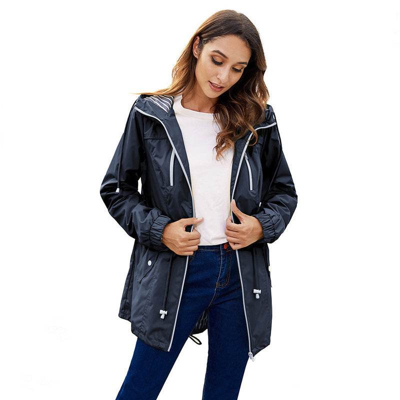 Chaqueta impermeable larga con capucha para mujer