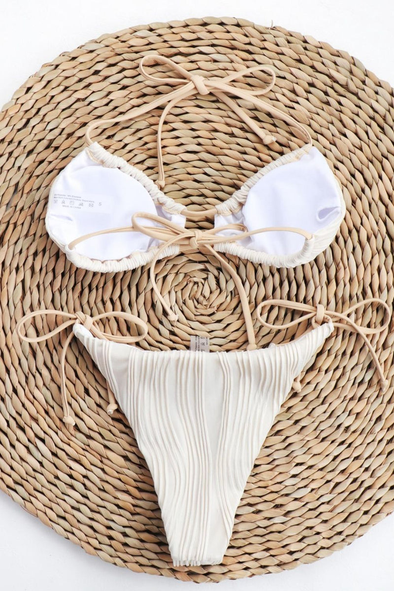 Conjunto de bikini atado con cuello halter texturizado