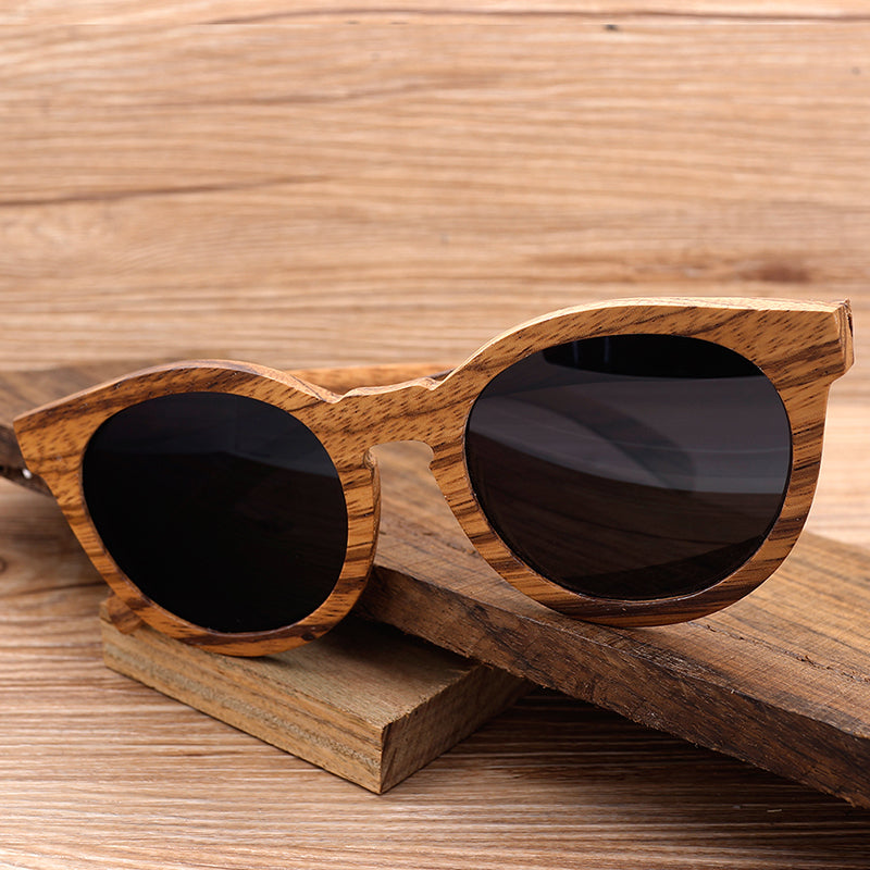 Gafas de sol de madera ecológicas para hombre.