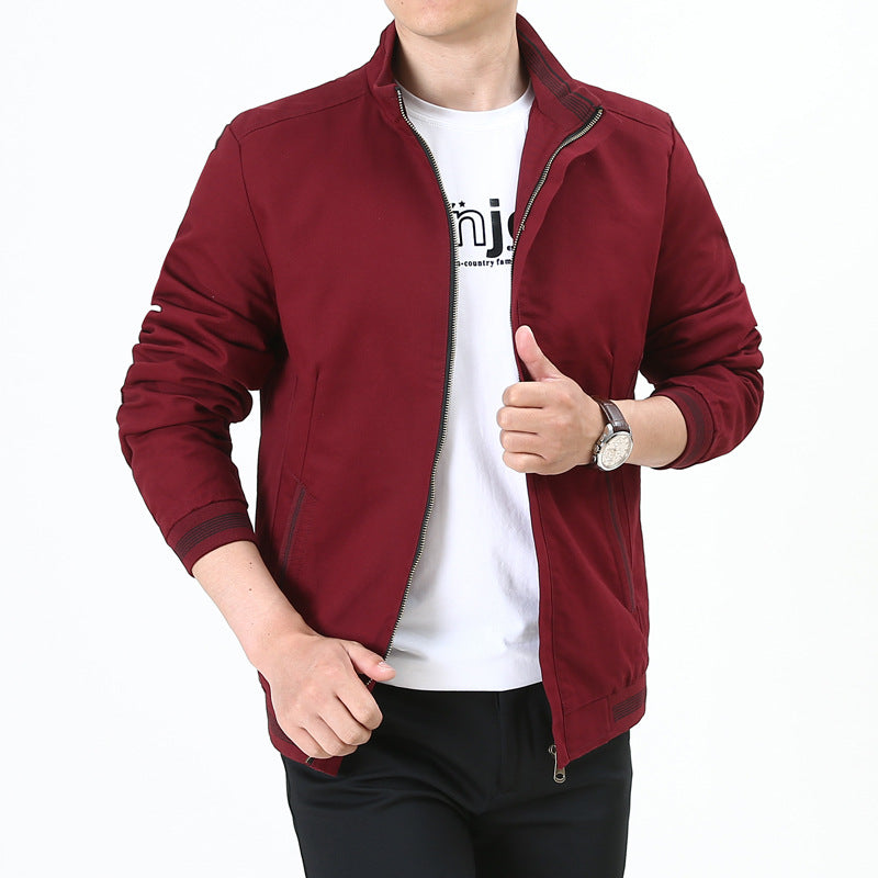 Chaqueta de mediana edad con cuello alto y estilo casual para hombre