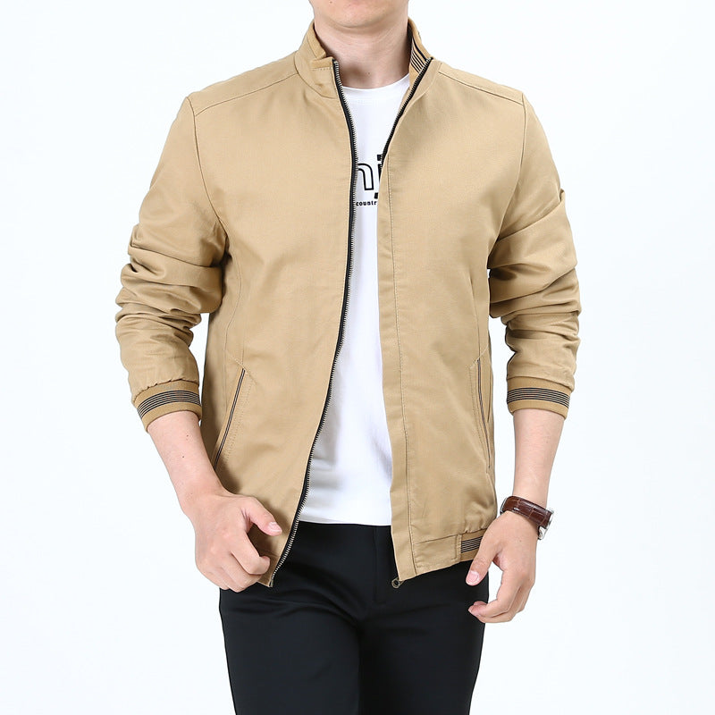 Chaqueta de mediana edad con cuello alto y estilo casual para hombre