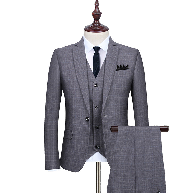 Traje de corte occidental estilo británico para hombre.