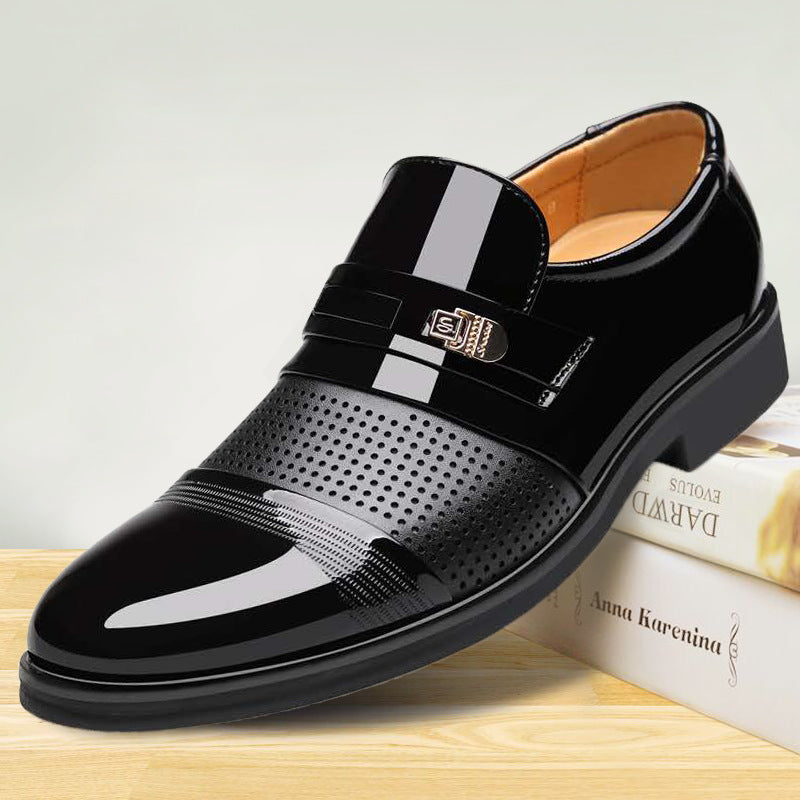 Zapatos formales de cuero para hombre.