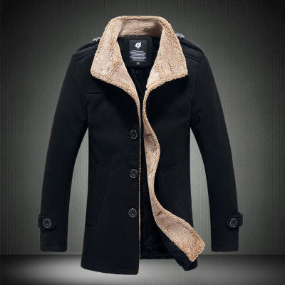 Chaqueta de lana de cordero para hombre con cuello alto. 