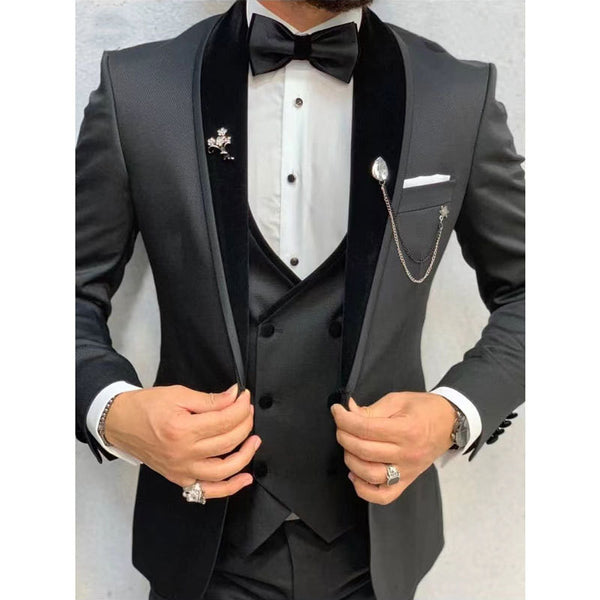 Conjunto de tres piezas de traje gris oscuro para hombre