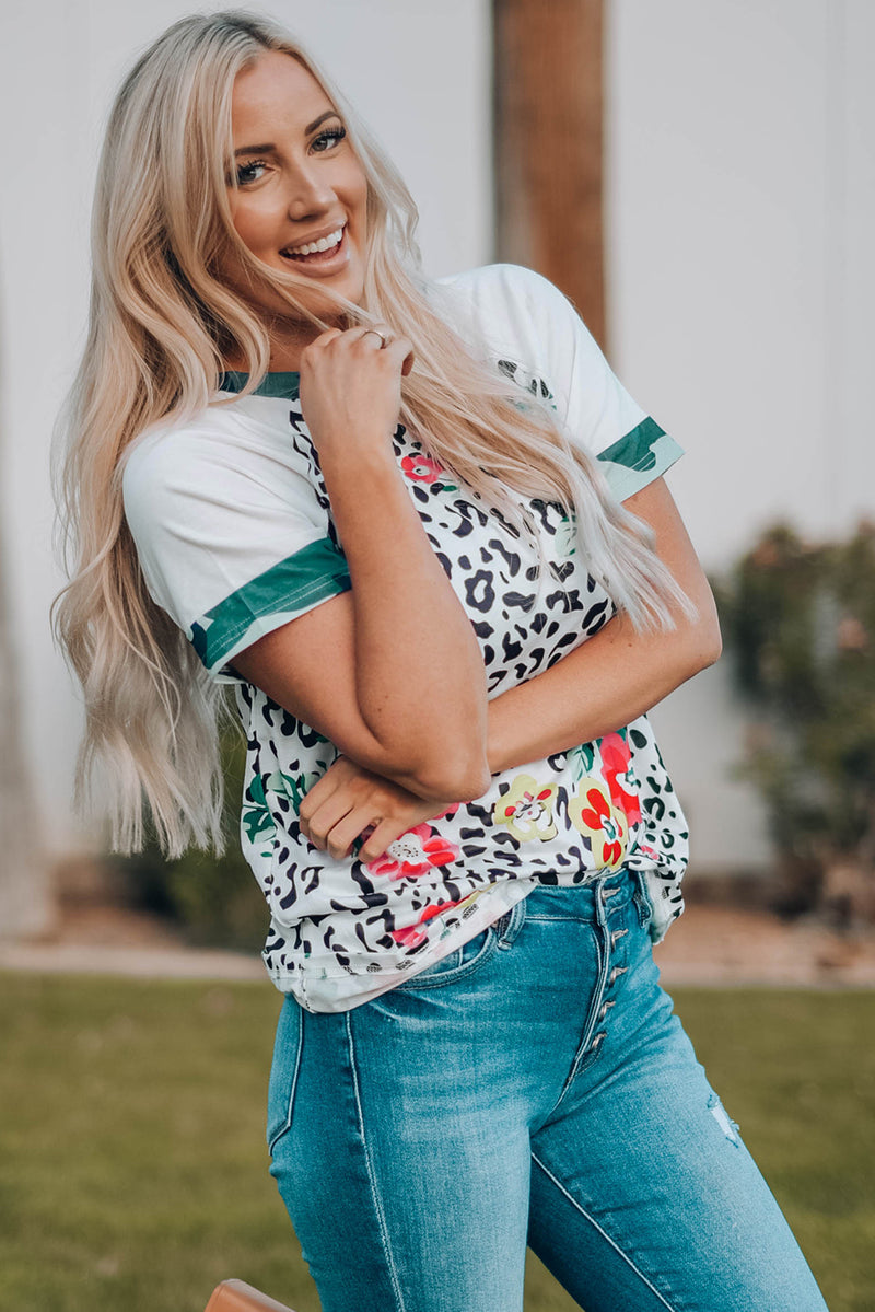 Camiseta de manga raglán corta con estampado floral y leopardo